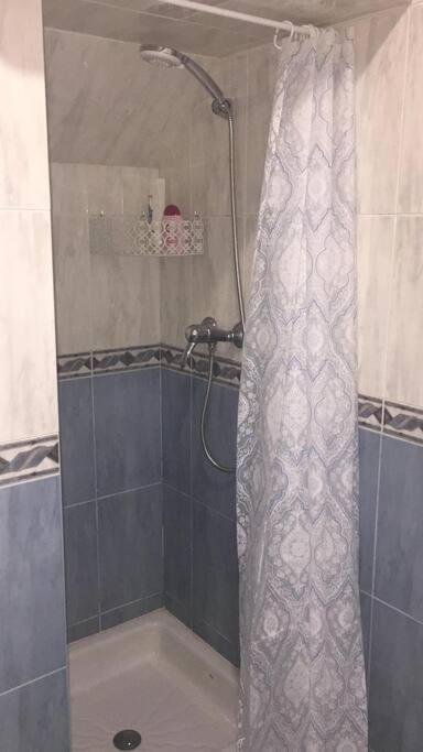 דירות Acogedor Piso En Cariño מראה חיצוני תמונה